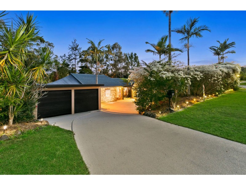 27 Kenneth Drive, Highland Park QLD 4211