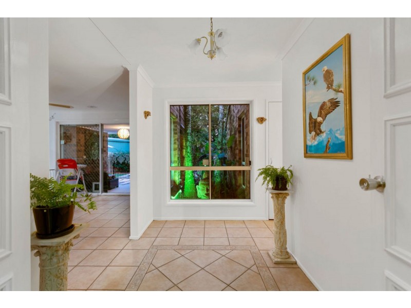 27 Kenneth Drive, Highland Park QLD 4211