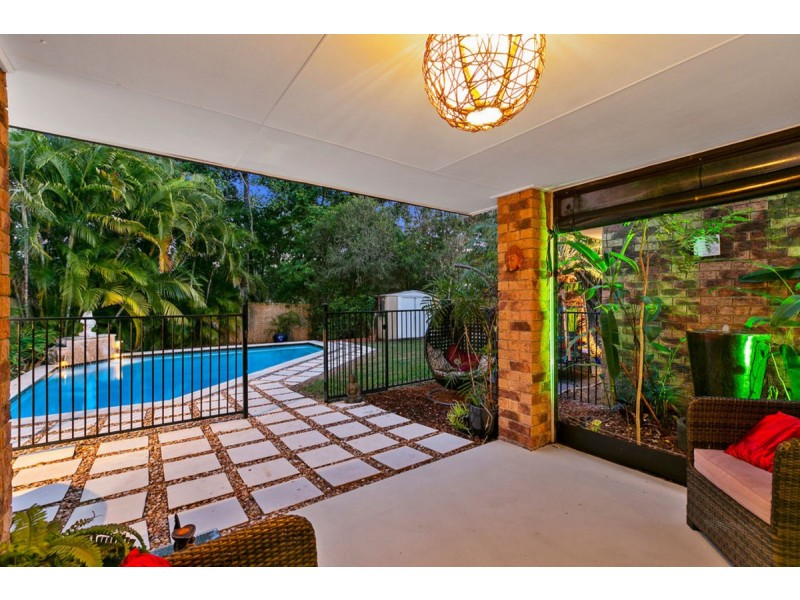 27 Kenneth Drive, Highland Park QLD 4211