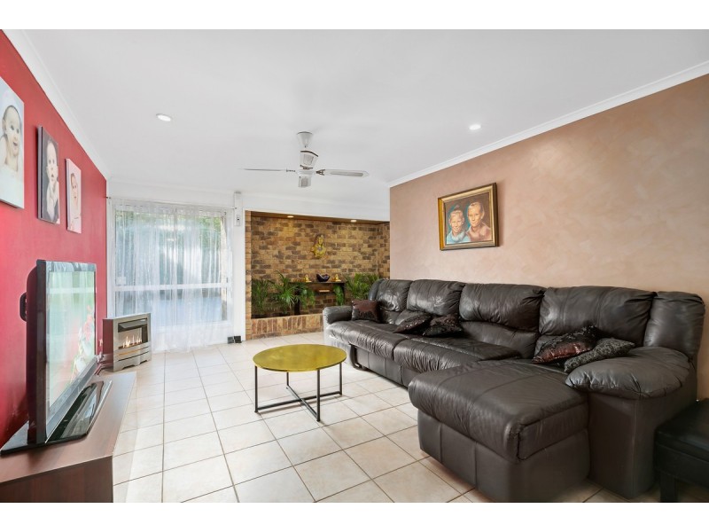 27 Kenneth Drive, Highland Park QLD 4211
