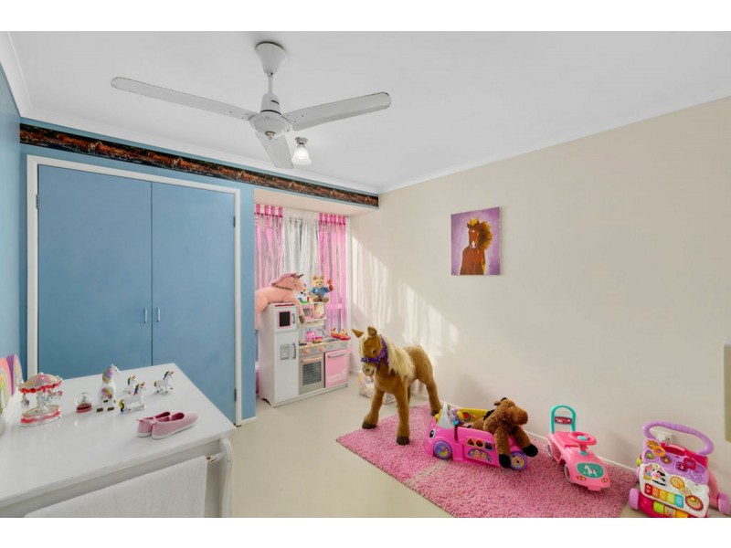 27 Kenneth Drive, Highland Park QLD 4211