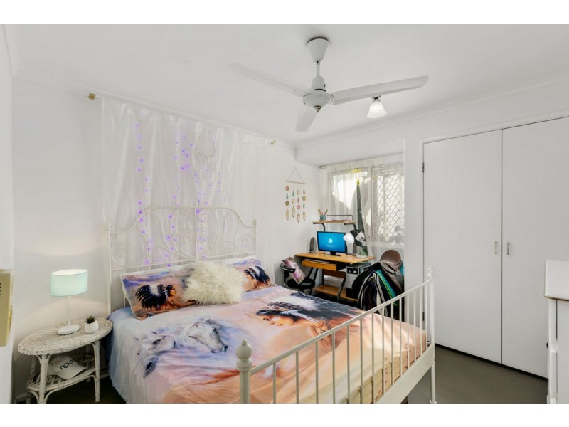 27 Kenneth Drive, Highland Park QLD 4211