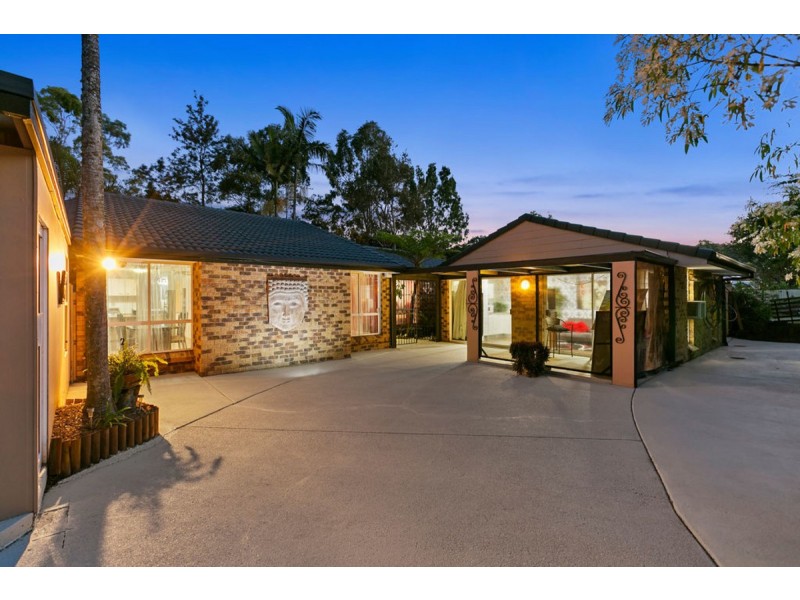 27 Kenneth Drive, Highland Park QLD 4211