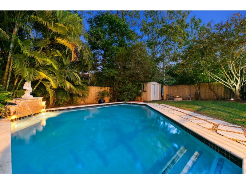 27 Kenneth Drive, Highland Park QLD 4211