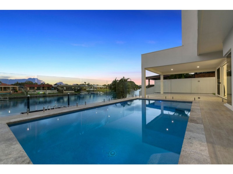 22 Mcilwain Drive, Mermaid Waters QLD 4218