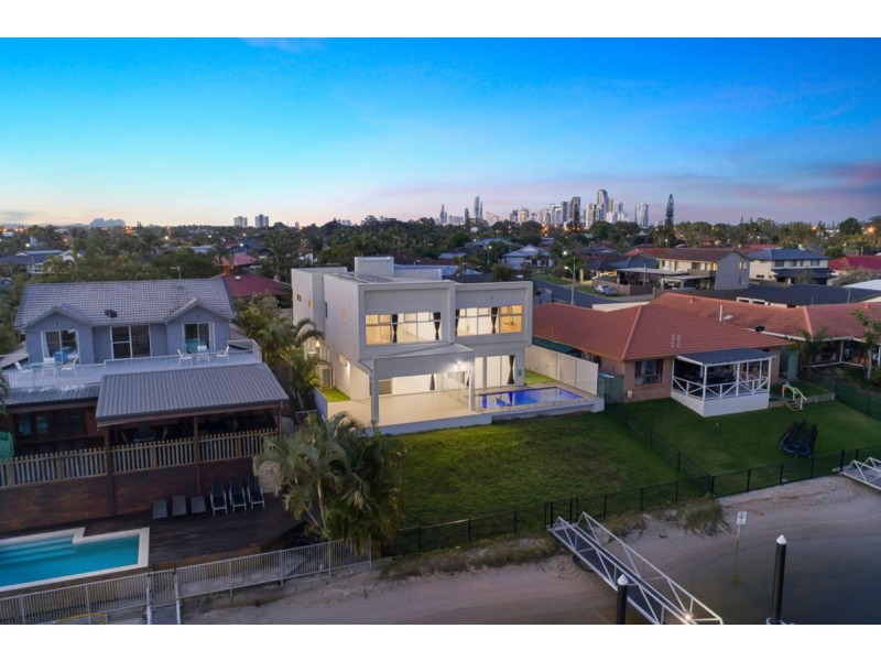 22 Mcilwain Drive, Mermaid Waters QLD 4218