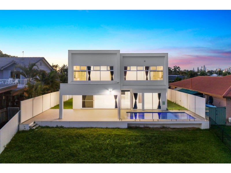 22 Mcilwain Drive, Mermaid Waters QLD 4218