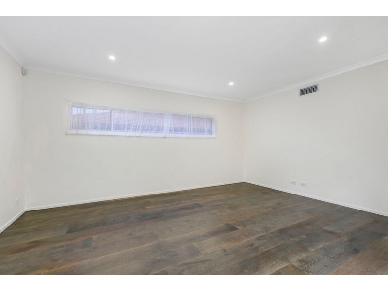 22 Mcilwain Drive, Mermaid Waters QLD 4218