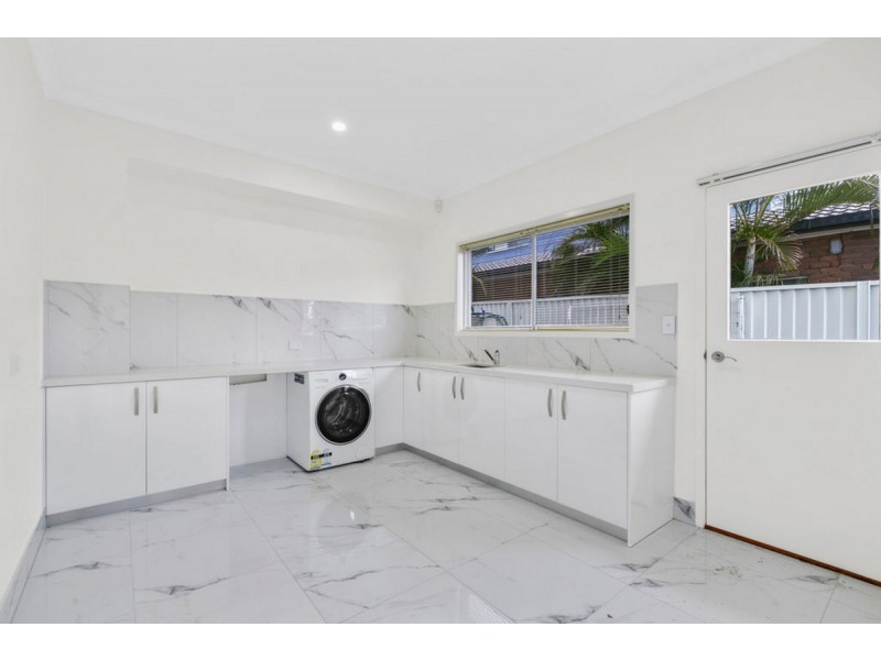 22 Mcilwain Drive, Mermaid Waters QLD 4218