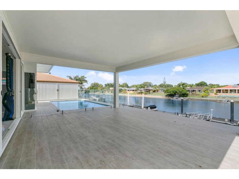 22 Mcilwain Drive, Mermaid Waters QLD 4218