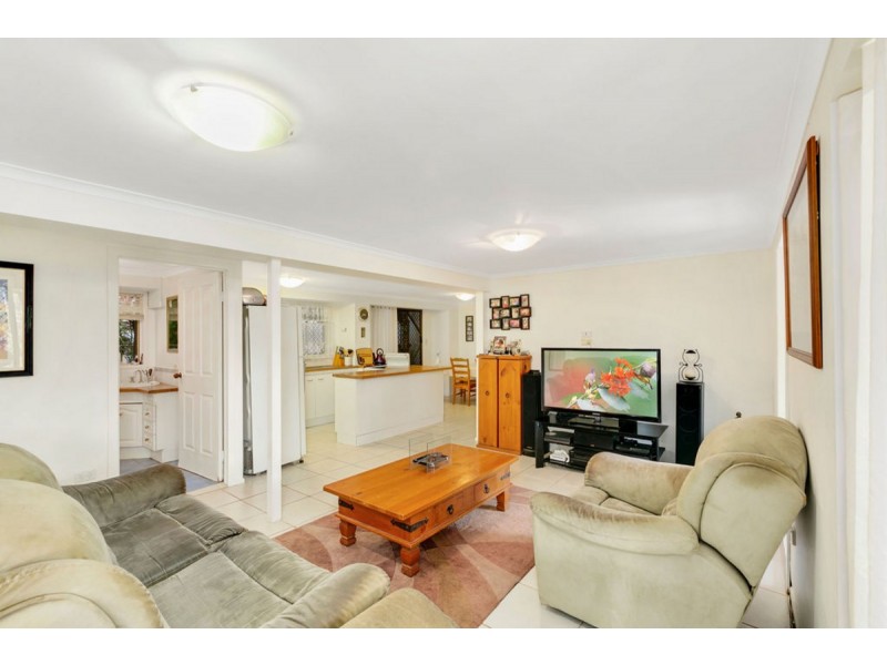 12 Tasman Avenue, Molendinar QLD 4214