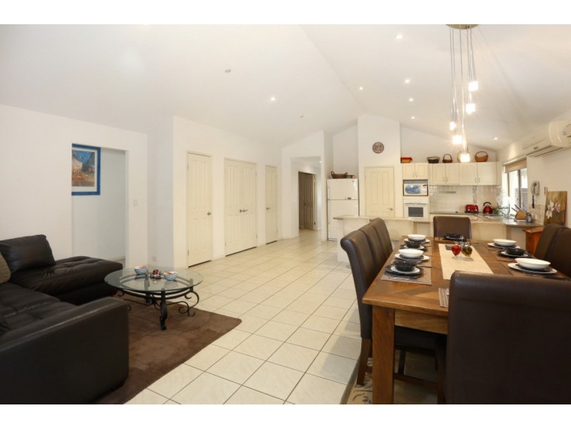 10 Pasture Place, Mount Nathan QLD 4211
