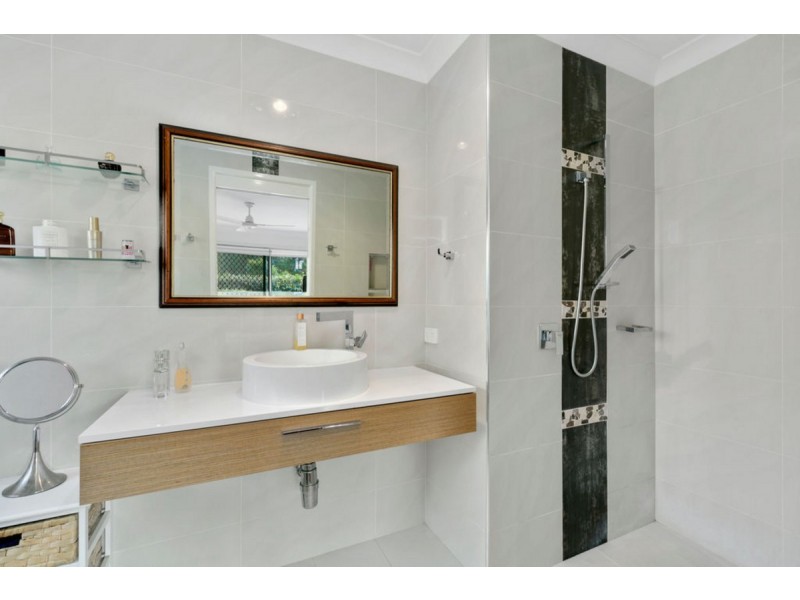 7 Blue Lagoon Court, Nerang QLD 4211