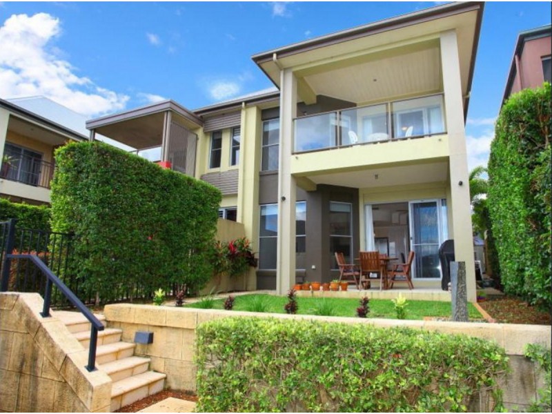 3067 Quay South Drive, Carrara QLD 4211