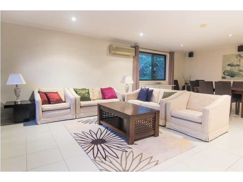 22 Aberdeen Court, Highland Park QLD 4211