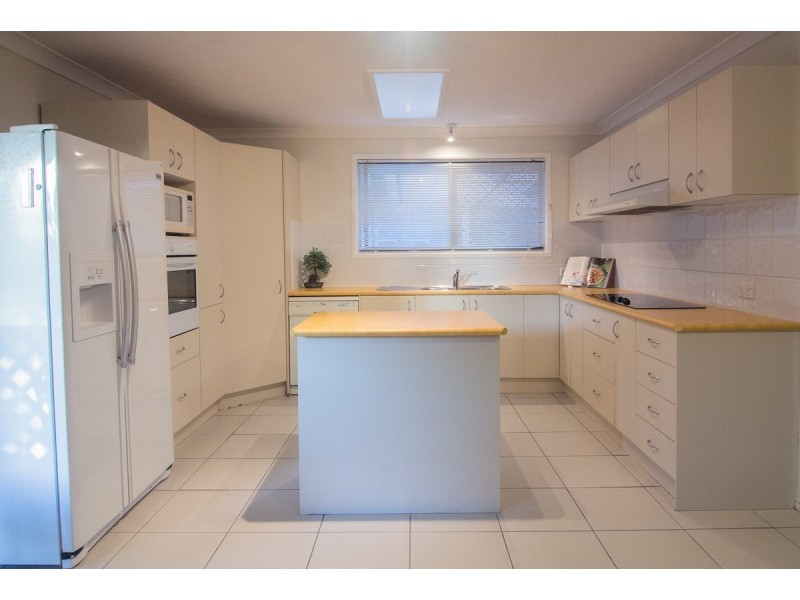 22 Aberdeen Court, Highland Park QLD 4211