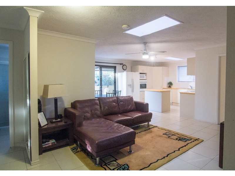 22 Aberdeen Court, Highland Park QLD 4211