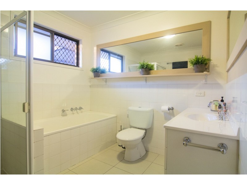 22 Aberdeen Court, Highland Park QLD 4211