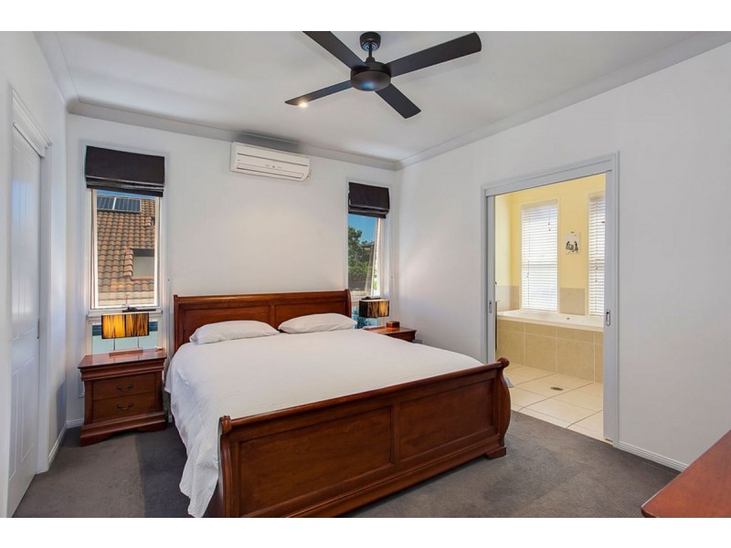 13 Mercure Place, Highland Park QLD 4211