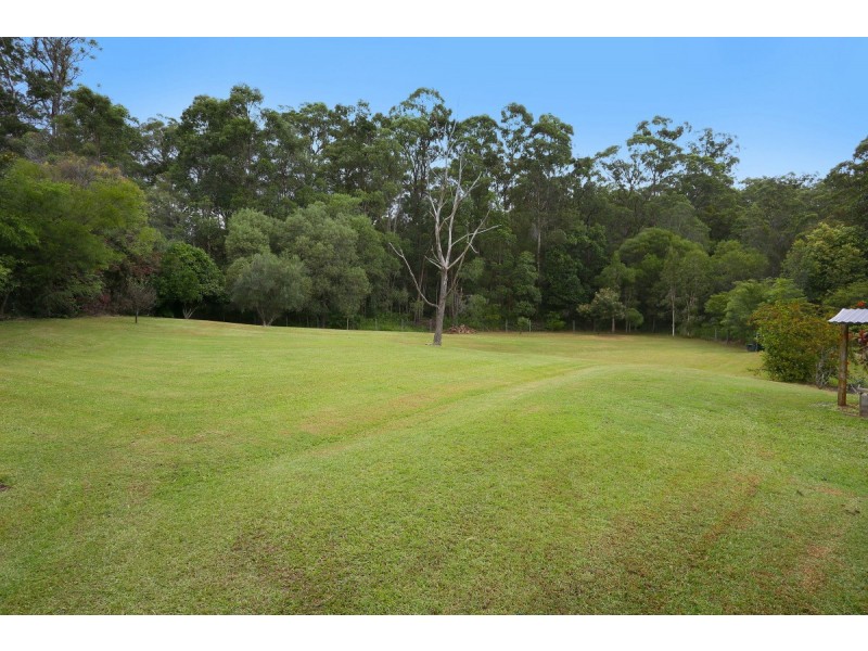 2 Waldorf Place, Maudsland QLD 4210