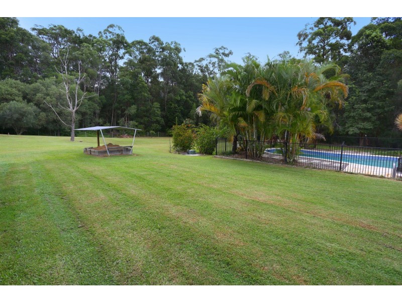 2 Waldorf Place, Maudsland QLD 4210