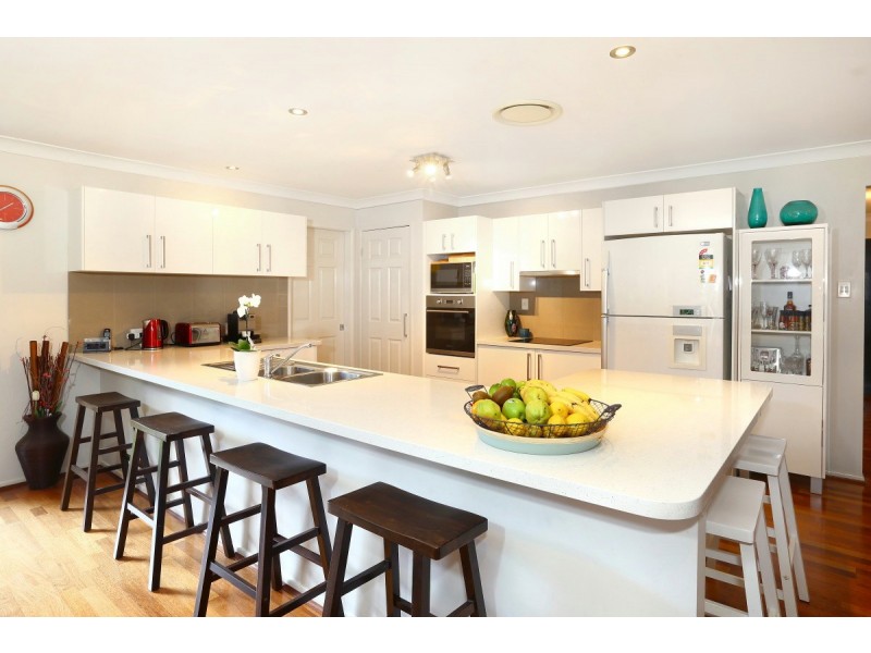 2 Waldorf Place, Maudsland QLD 4210