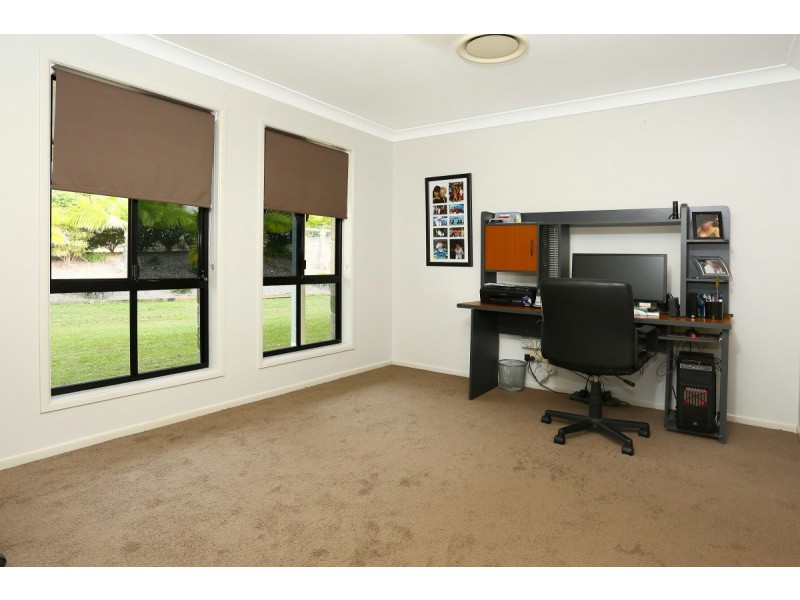 2 Waldorf Place, Maudsland QLD 4210