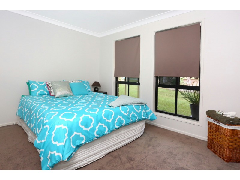 2 Waldorf Place, Maudsland QLD 4210