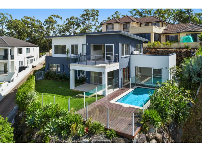 18 Chevron Rise, Highland Park QLD 4211