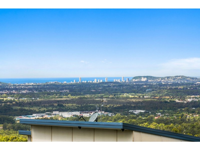 18 Chevron Rise, Highland Park QLD 4211