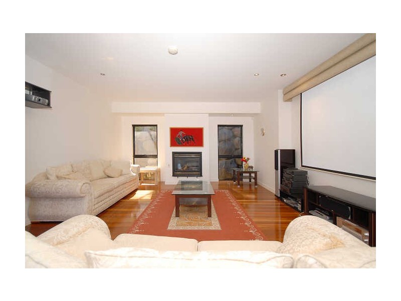 16 Chevron Rise, Highland Park QLD 4211