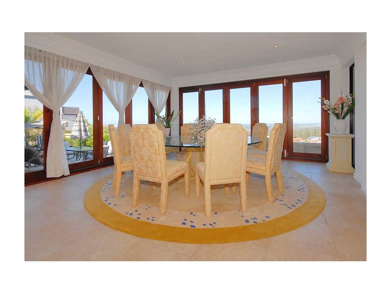 16 Chevron Rise, Highland Park QLD 4211