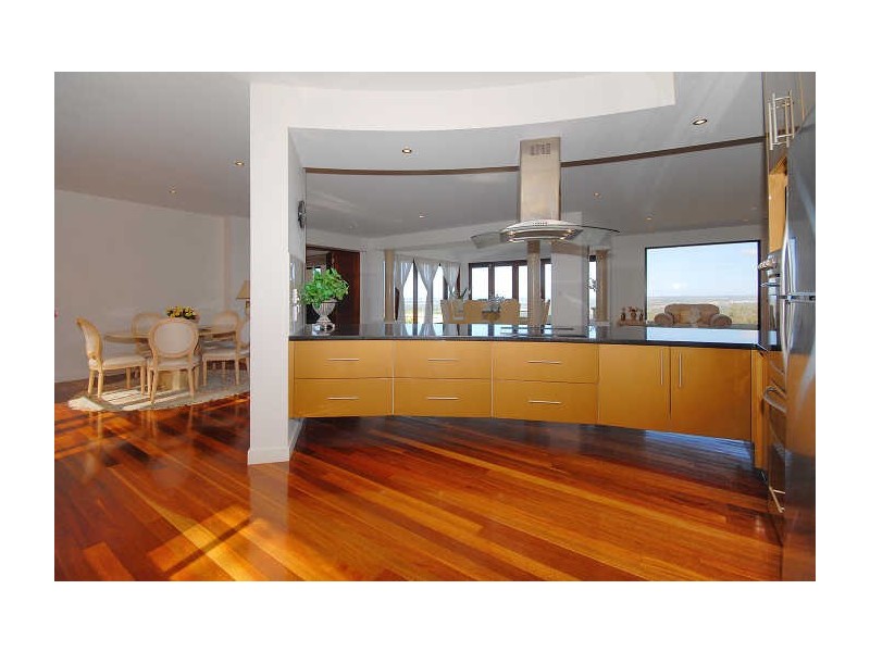 16 Chevron Rise, Highland Park QLD 4211