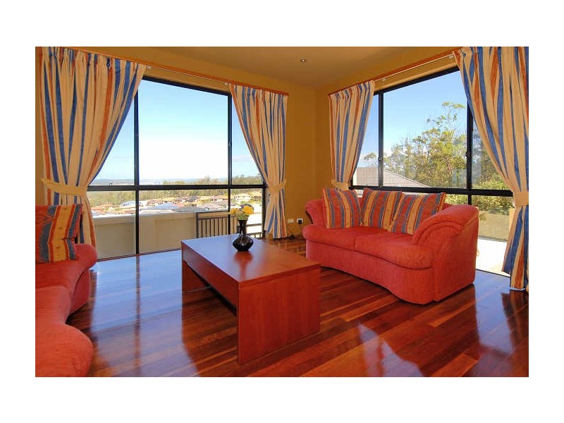 16 Chevron Rise, Highland Park QLD 4211