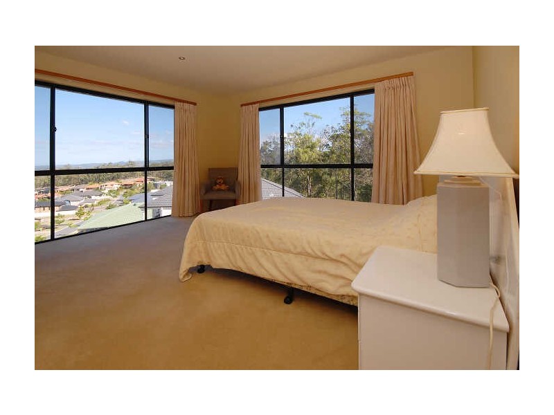 16 Chevron Rise, Highland Park QLD 4211