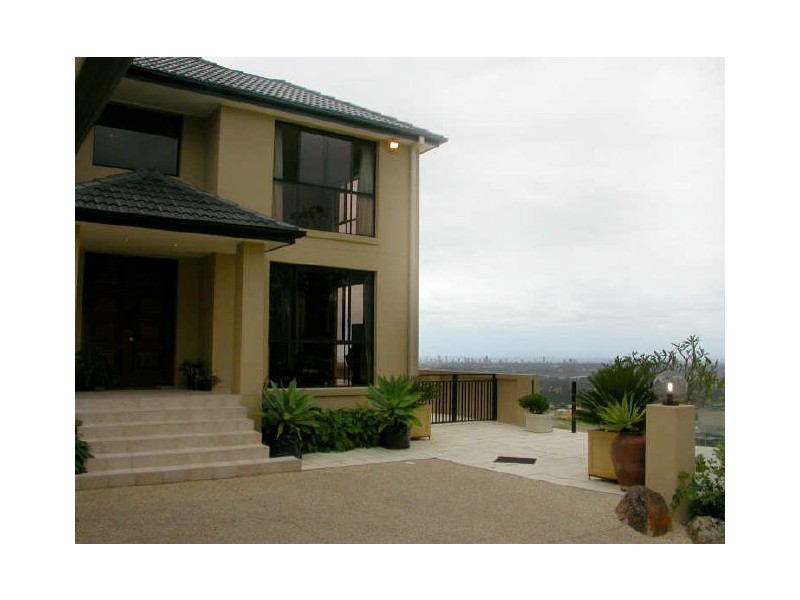 16 Chevron Rise, Highland Park QLD 4211