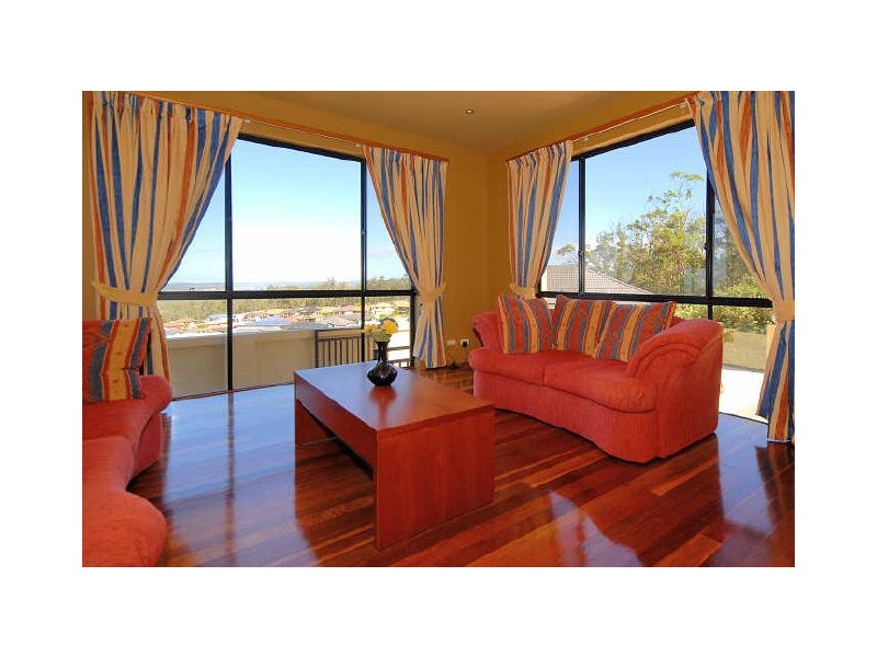 16 Chevron Rise, Highland Park QLD 4211