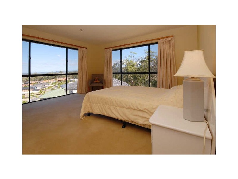 16 Chevron Rise, Highland Park QLD 4211