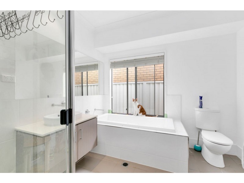 31 South Bay Drive, Varsity Lakes QLD 4227
