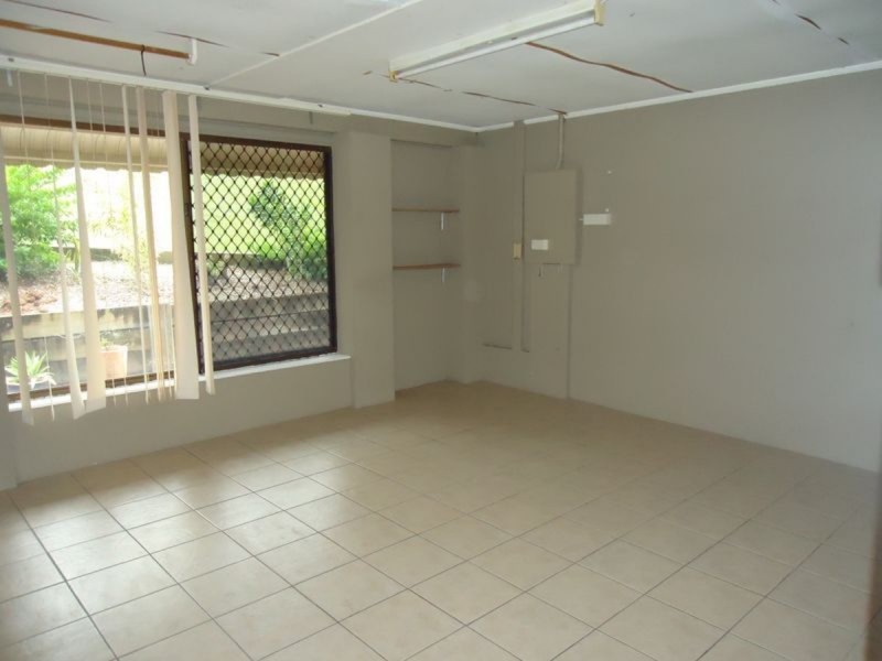 8 Lytham Court, Highland Park QLD 4211