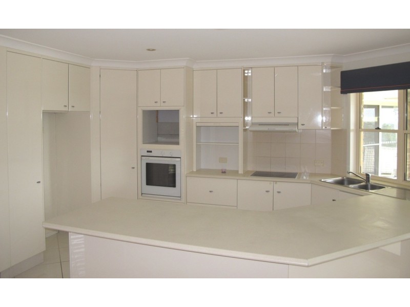 6 Berkley Court, Highland Park QLD 4211