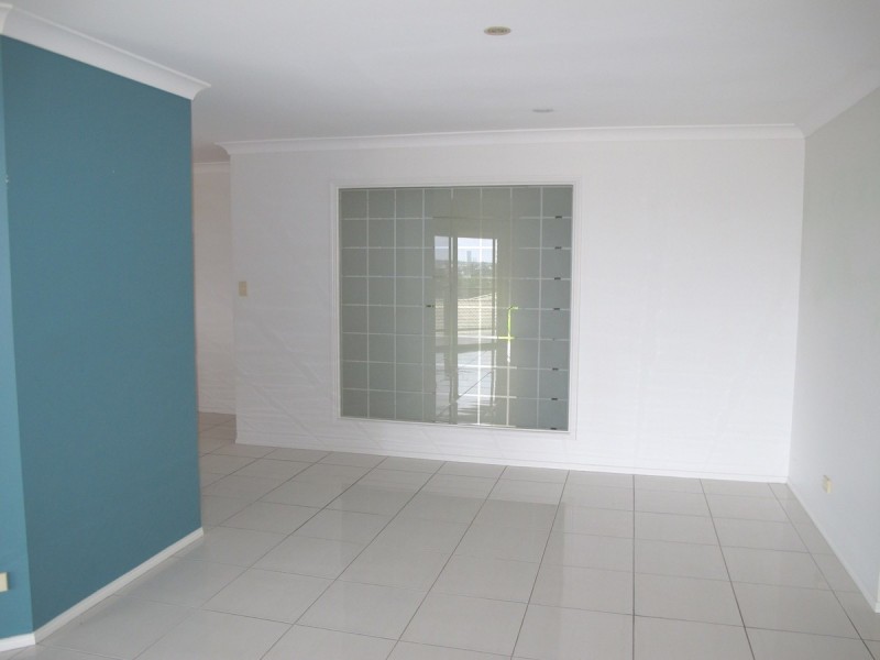 6 Berkley Court, Highland Park QLD 4211