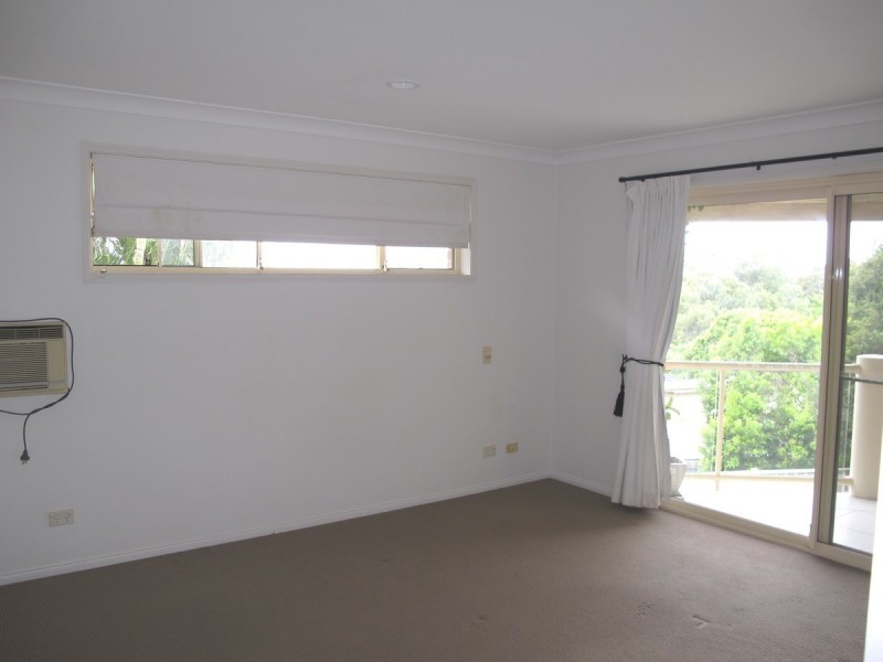 6 Berkley Court, Highland Park QLD 4211