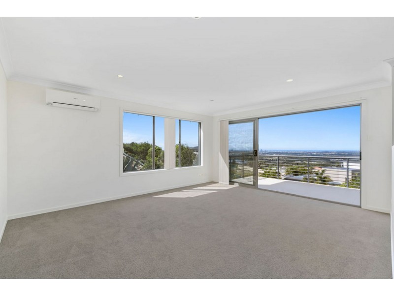 18 Chevron Rise, Highland Park QLD 4211