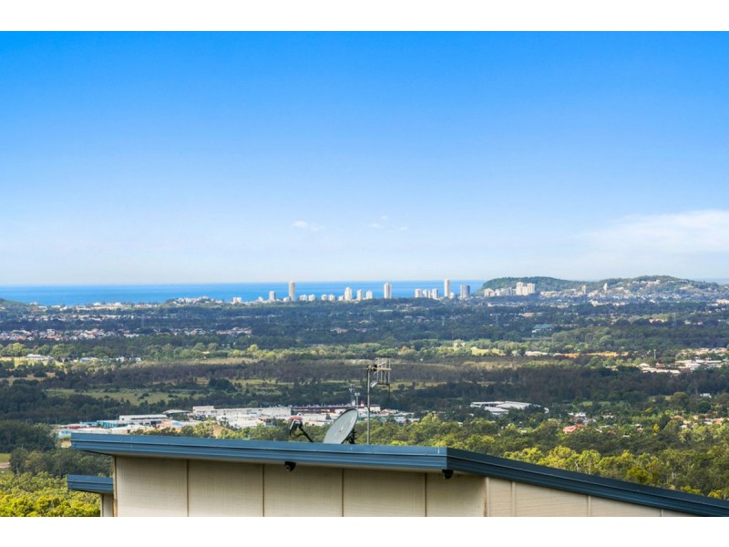 18 Chevron Rise, Highland Park QLD 4211