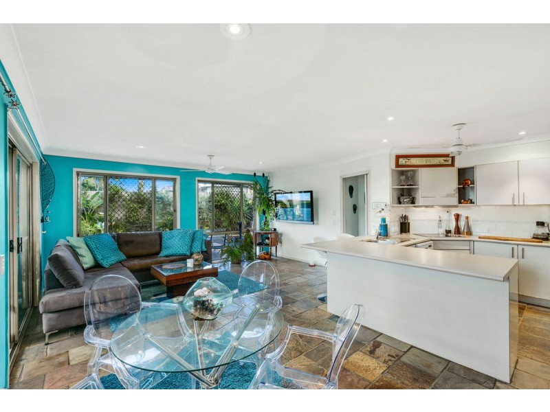 3 Elsemore Court, Carrara QLD 4211