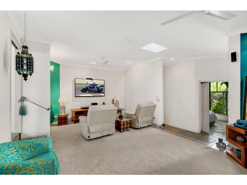 3 Elsemore Court, Carrara QLD 4211