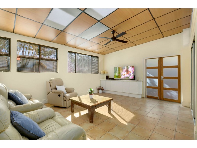 17 Gemstone Court, Carrara QLD 4211