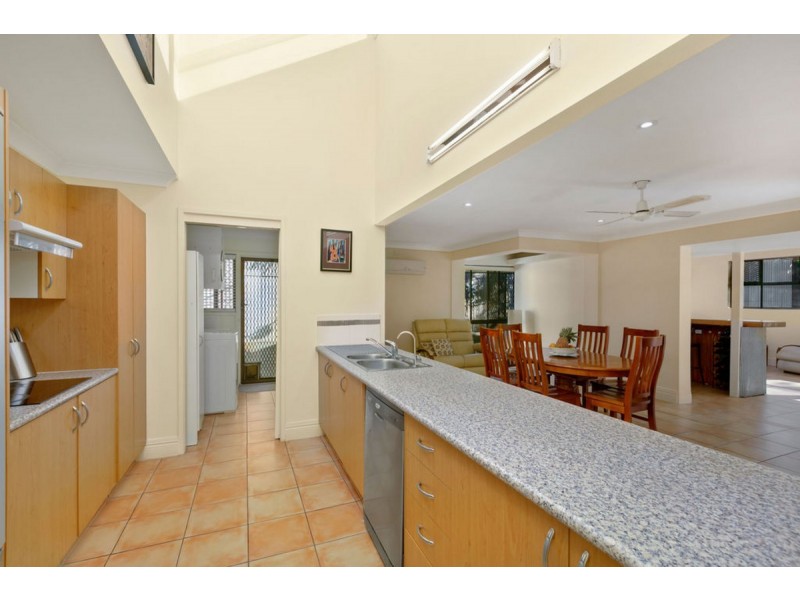 17 Gemstone Court, Carrara QLD 4211