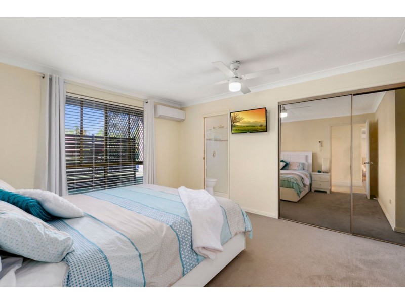 17 Gemstone Court, Carrara QLD 4211